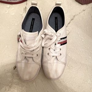 Tommy Hilfiger size 10m shoes